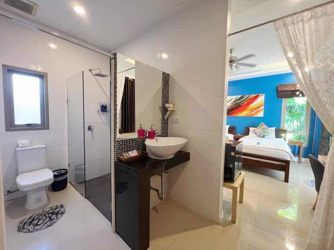 Bathroom 4