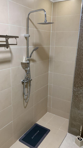 Bathroom 4, Le ruban d’or, Azilal