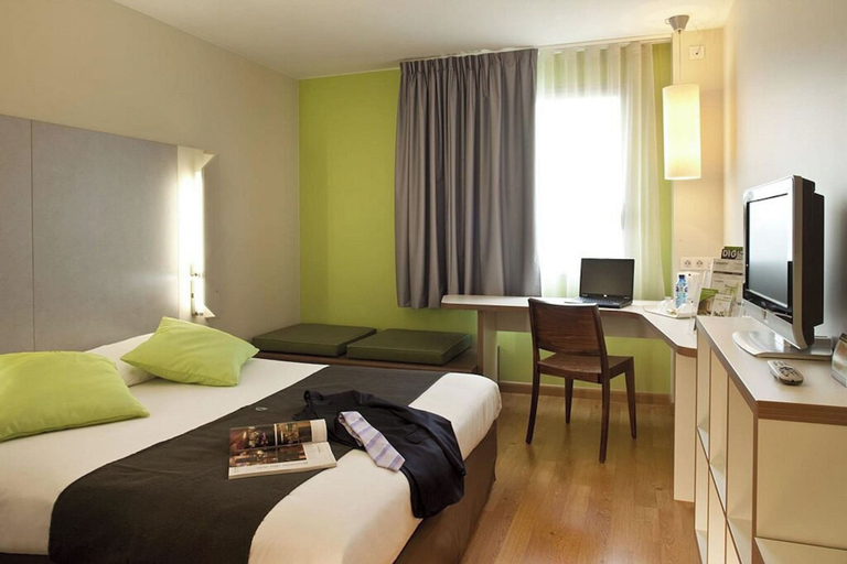 Bedroom 4, Travelodge BCN Cornellá Fira, Barcelona
