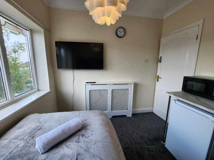Others 4, Sheldon Shared House, Birmingham