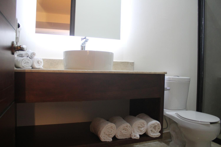Bathroom 2, Hotel veinti 3 Tapachula, Tapachula