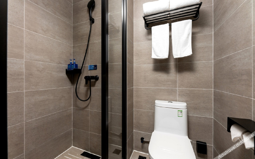 Bathroom 5, Hanting Hotel Guangzhou Zhongshanba Metro Station, Guangzhou