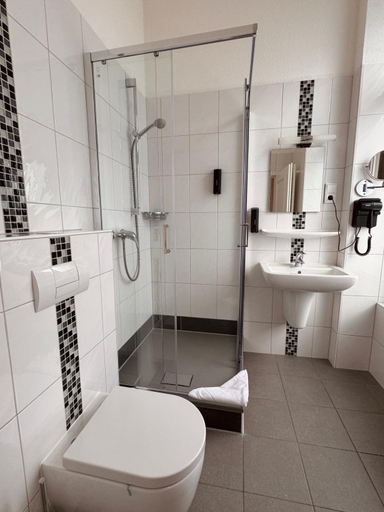 Bathroom 2, dingdong bonn - city apartments, Bonn