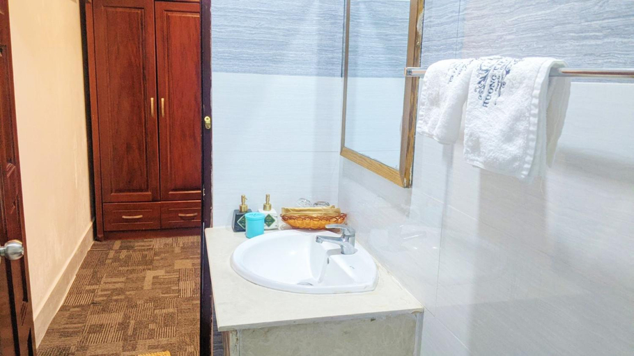 Bathroom 3, Khach san Huong Tham Tay Ninh, Tây Ninh