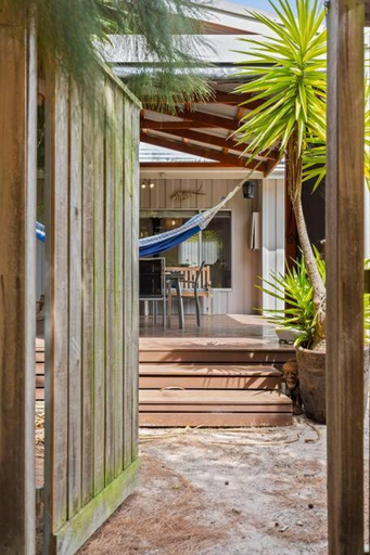 The Shack- Walk to beach, sleeping 4, fireplace, pet friendly!, Greater Geelong - Pt B