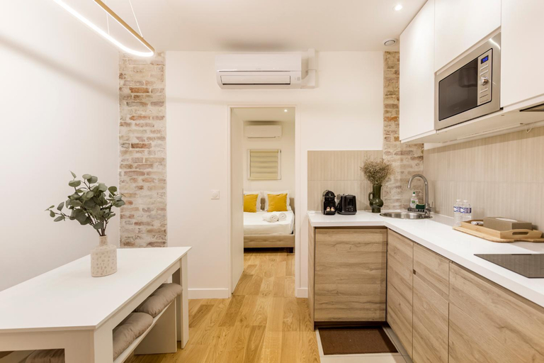 Others 4, 1 BDR Bourse -Opera with AC, Paris