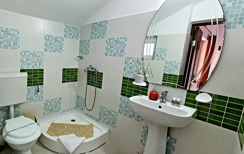 Others 2, Casa Ruby, Mangalia