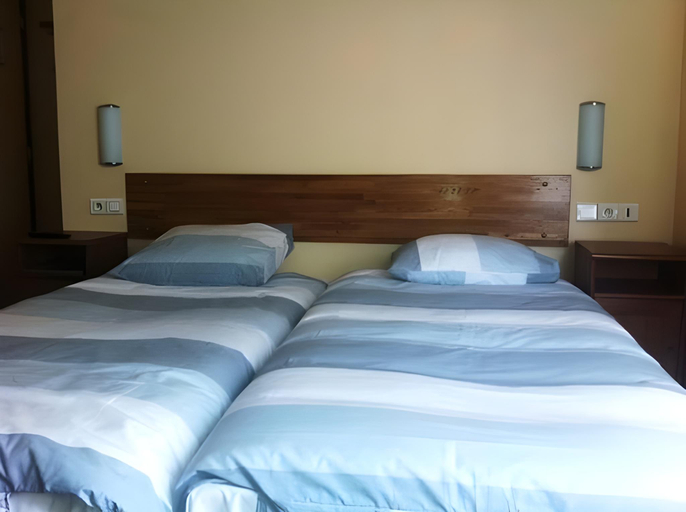 Bedroom 3, Residence Moliere Hotel Paris Montrouge, Hauts-de-Seine