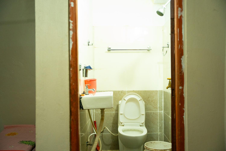 Bathroom 2, Universal Hotel & Lodge - Gorkha, Gandaki