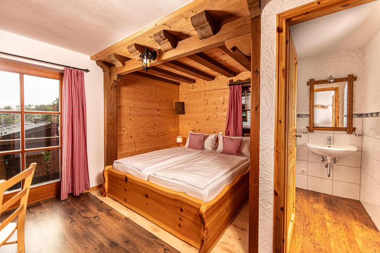 Bedroom 2, Haus BergGesundZeit Doppelzimmer Watzmannhaus, Berchtesgadener Land