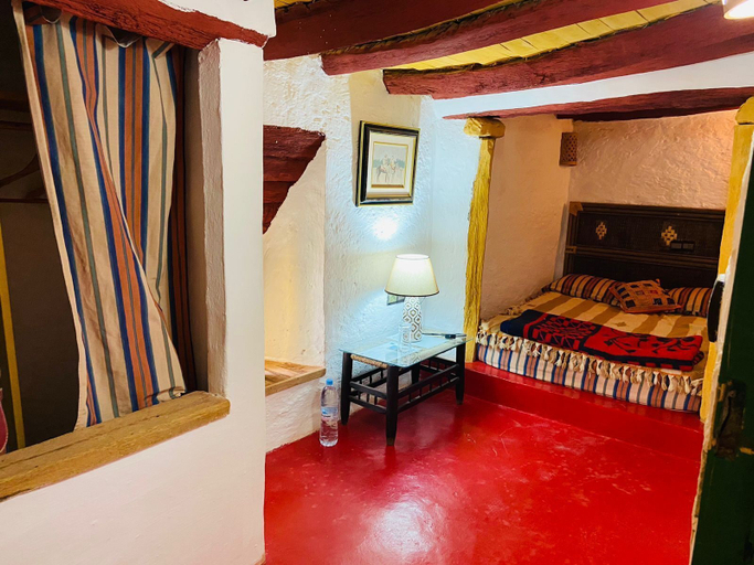 Bedroom 2, DAR INFIANE Tata, Tata