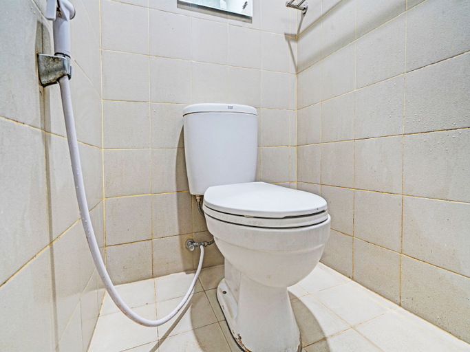 Bathroom 3, Hotel O Alamanda 7 Syariah, Bandung