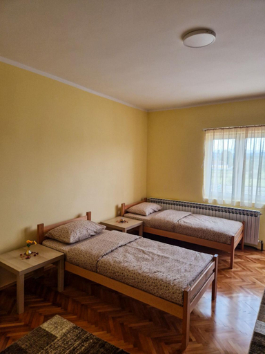 Others 3, Prenociste Mali Raj, Valjevo