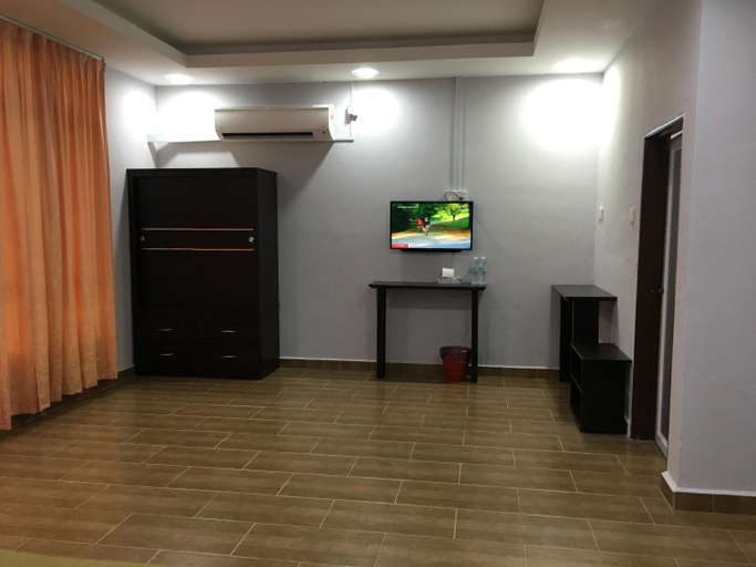 Others 3, Grand Business Hotel, Besut