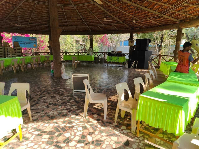 Food & Drinks, Green Hills Resort, Palghar