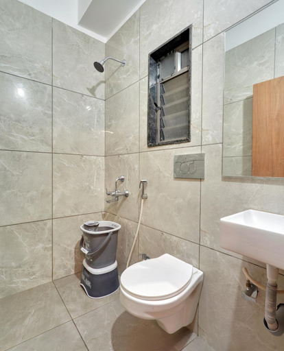 Bathroom 3, Hotel Pathik, Kolhapur