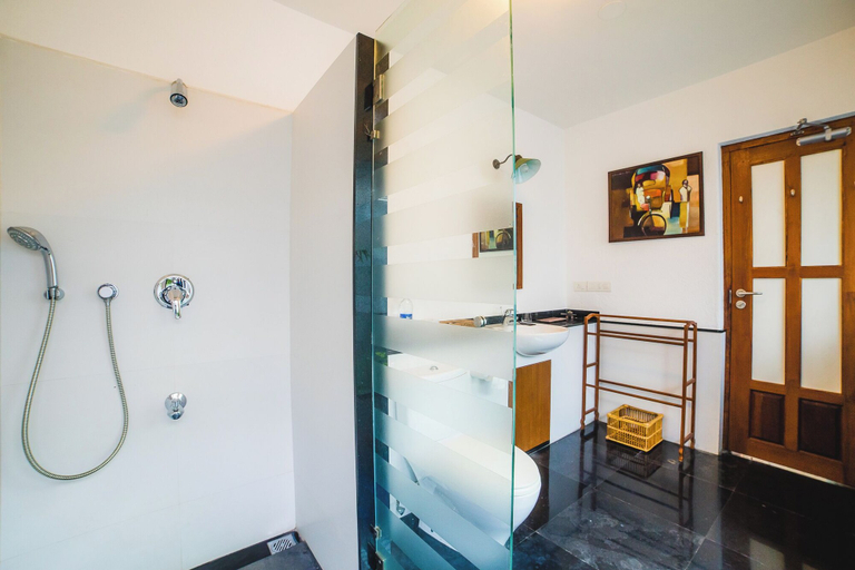 Bathroom 3, Hibiscus Earth - CGH Earth, Alappuzha