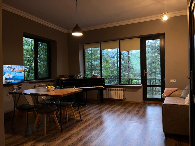 Others 4, Tranquille Dilijan