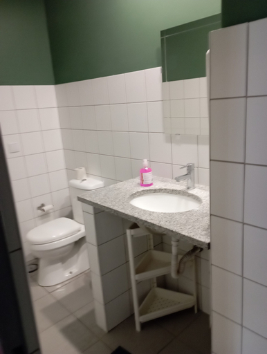 Bathroom 3, Home carriche 6, Lisbon