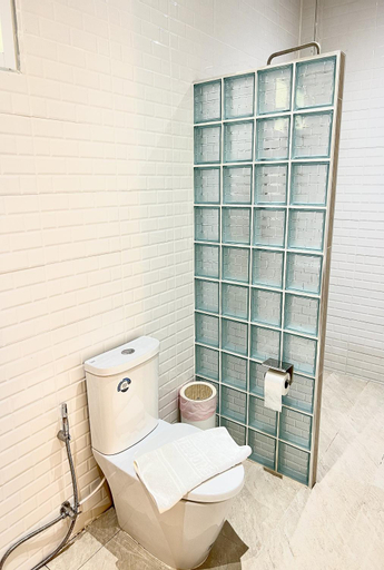 Bathroom 11