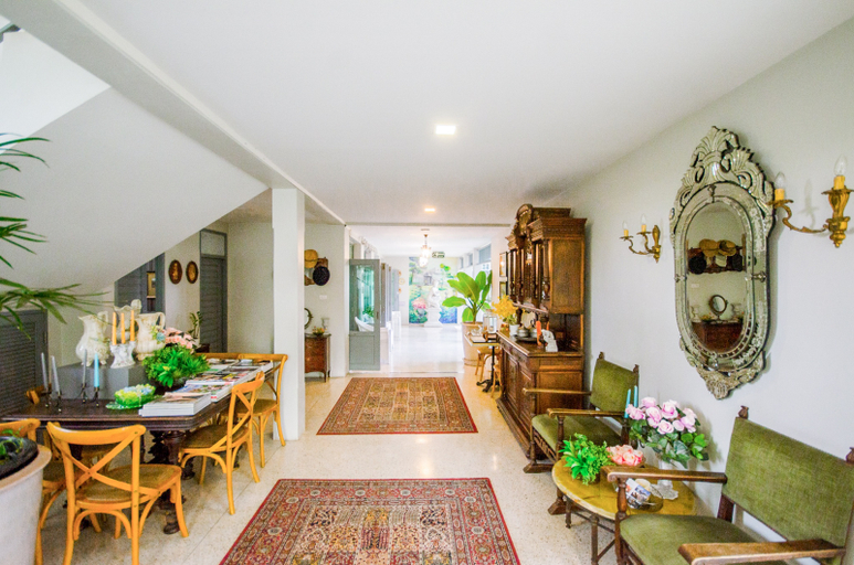 Others 5, Villa Amphawa, Bang Khon Ti