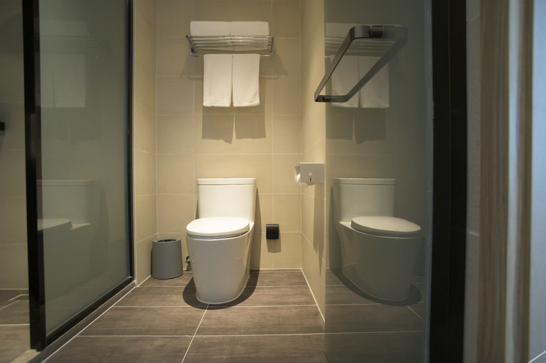 Bathroom 3, Hanting Hotel Dezhou Lingcheng District Tangcheng Road, Dezhou