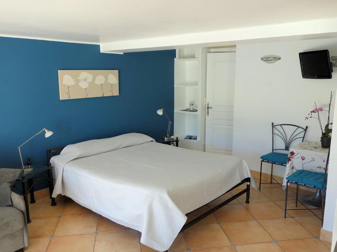 Bedroom 2, Le Mas des Amandiers, Alpes-Maritimes
