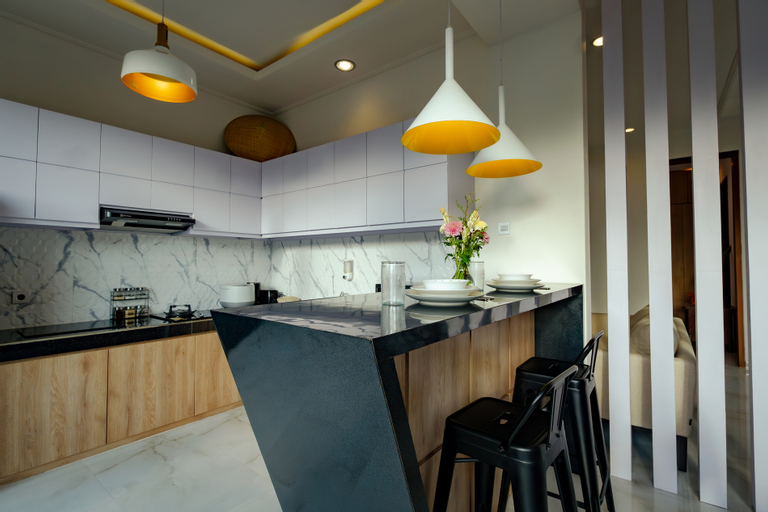 Dining Room 4, Serene 4BR Villa with Pool & Lush Garden, Near Ubud - Vil'Latu, Badung