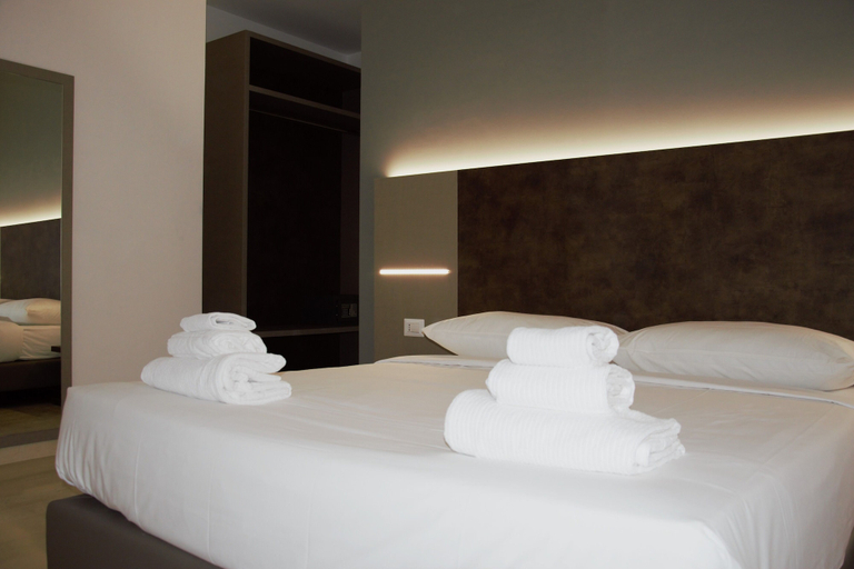 Bedroom 4, Domus Dea Roma - by Trinità, Rome