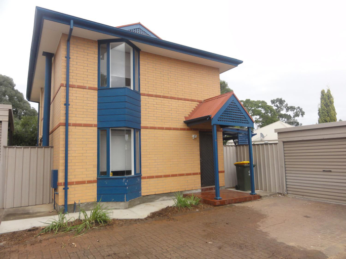 Prime location & spacious, Adelaide