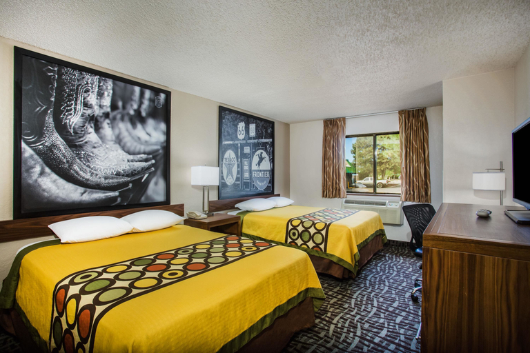 Bedroom 2, Super 8 by Wyndham Flagstaff, Coconino