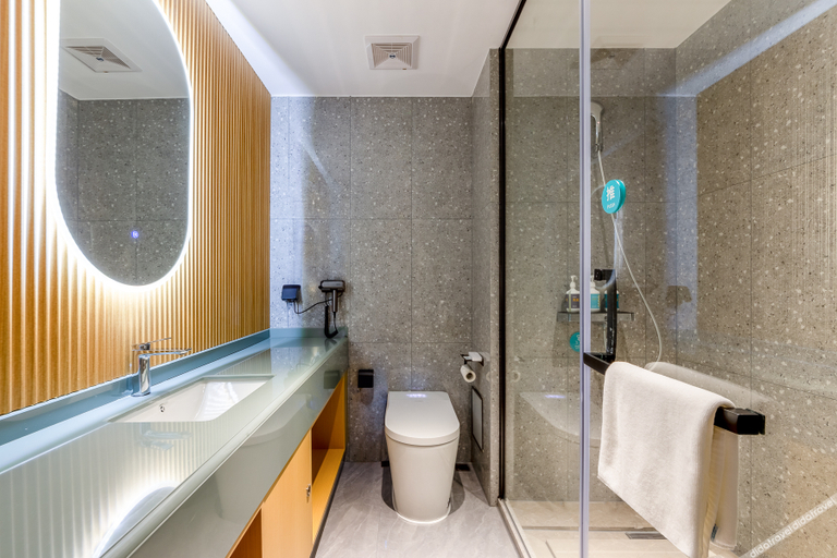 Bathroom 2, シティ コンフォート イン(CITY COMFORT INN)ホテル(海口霊山美蘭空港)(城市便捷酒店(海口灵山美兰机场店)), Haikou