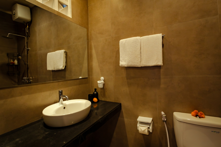 Serene 4BR Villa with Pool & Lush Garden, Near Ubud - Vil'Latu