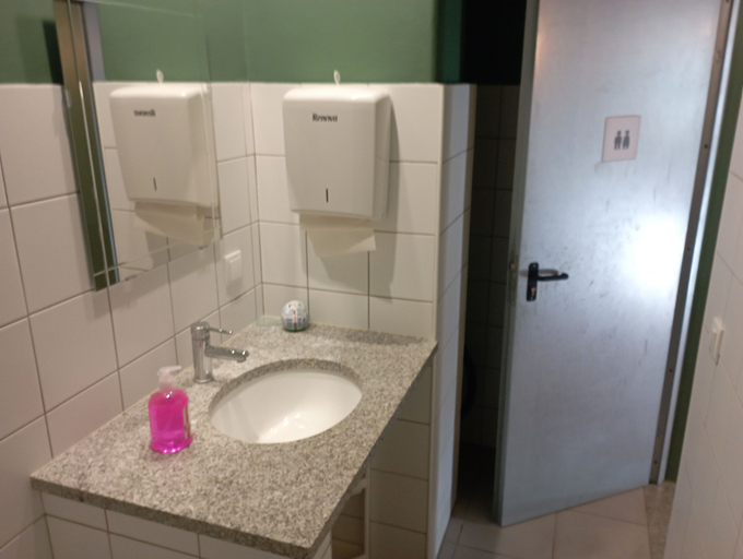 Bathroom 2, Home carriche 7, Lisbon