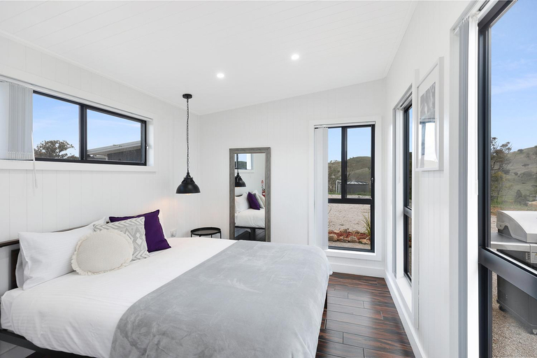Bedroom, Amethyst - 1 Bed with Hot Tub - Kundalini Lodge, Mid-Western Regional - Pt A