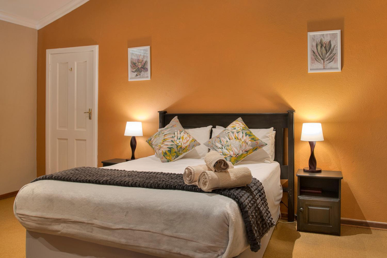 Bedroom 2, Auldstone House, Nkangala