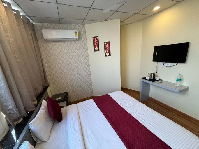 Bedroom, Hotel Grand Sky, Jaipur