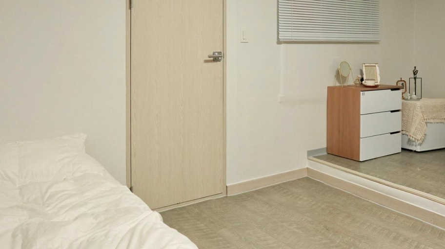 Bedroom 4, White Story, Seongbuk