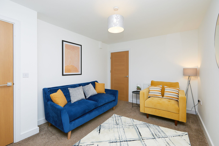 Others 4, Derby 2 Bed House 3 Min Walk to Hospital, Derby