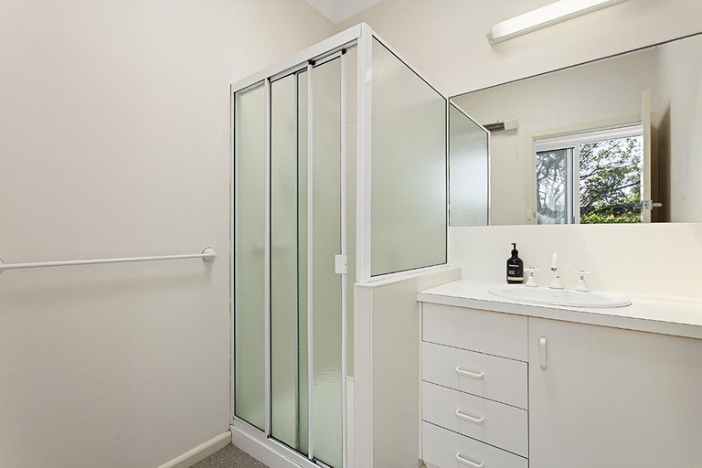 Bathroom 2, Curragundi, Queenscliffe