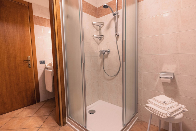 Bathroom 4, Chalet Primula, Sondrio
