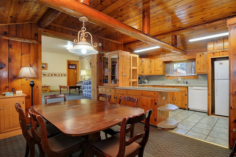 Others 4, Vista Court Cabins & Lodge, Chaffee