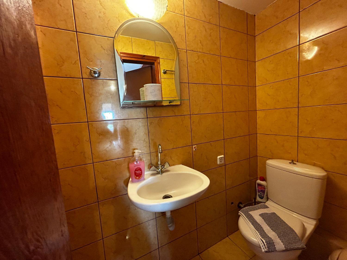 Others 2, Retro Rooms, Central Greece