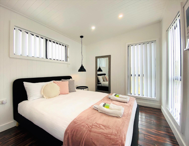 Bedroom 2, Rose Quartz - 1 Bed with Mountain Views - Kundalini Lodge, Mid-Western Regional - Pt A
