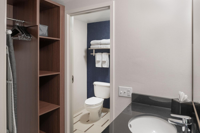 Bathroom 11
