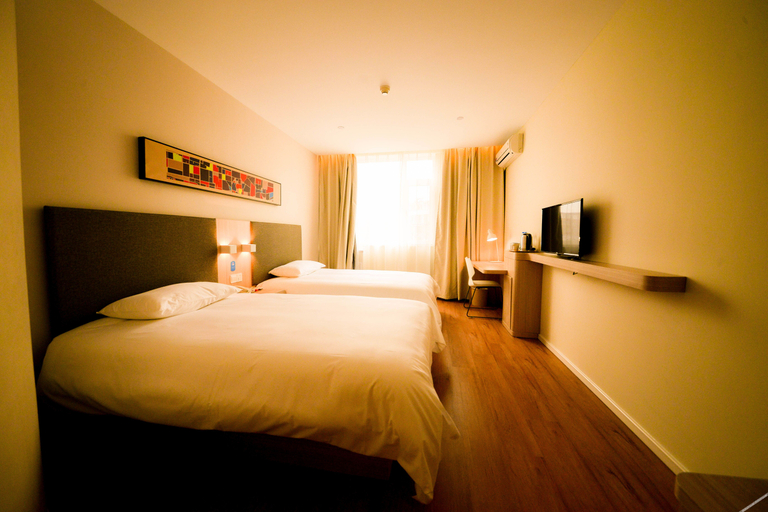 Bedroom 2, Dunhua Dingsheng Hotel, Yanbian Korean