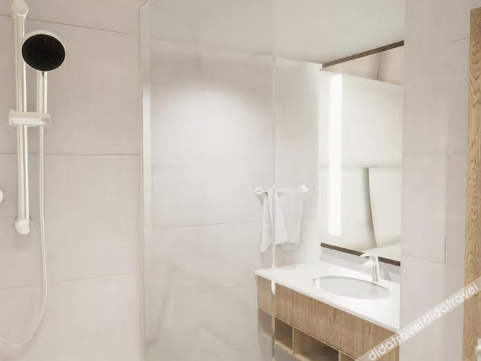 Bathroom 4, Hilton Garden Inn Bucharest Airport, Otopeni