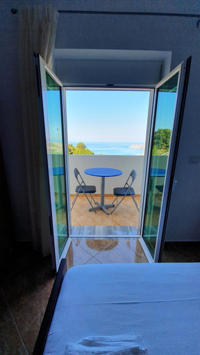 Bedroom 2, Vila Riand, Sarandës