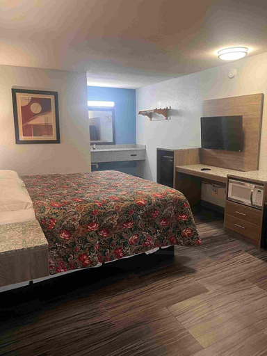 Bedroom 3, Fairbridge Inn & Suites, Talladega