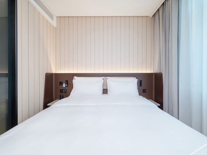 Bedroom 2, HanTing 호텔 (베이징 중관촌 하이뎬 황좡 지하철역), Beijing